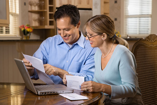 couple happy about reduced home cooling costs