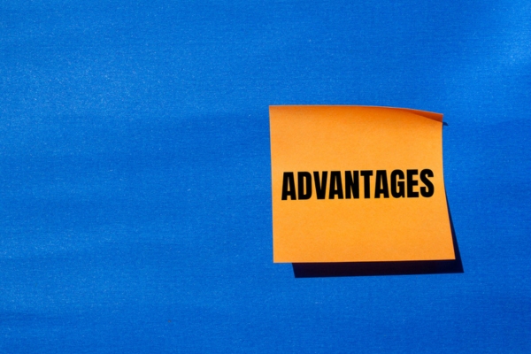 advantages written on an orange sticky note depicting ductless air conditioner